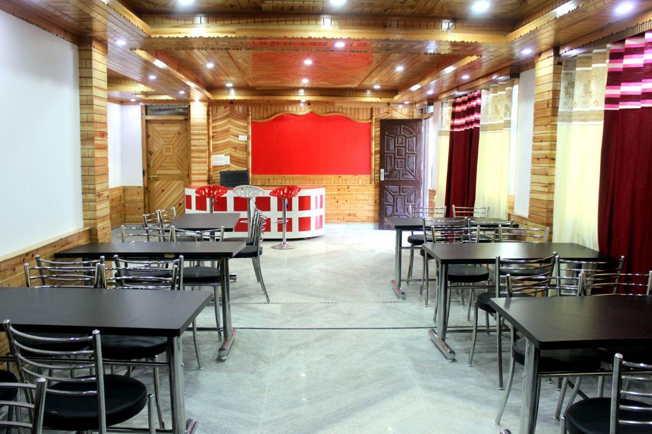 Hotel Uttarayan Sāngla Kültér fotó